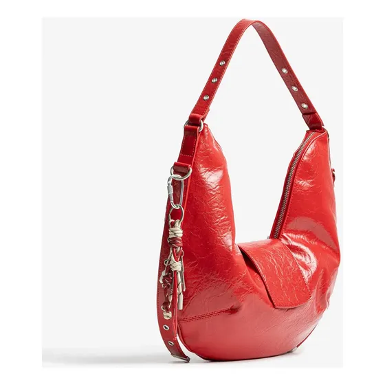 Cartera Saca Isadora De Material Vinilico Con Textura Suave Rojo Liso