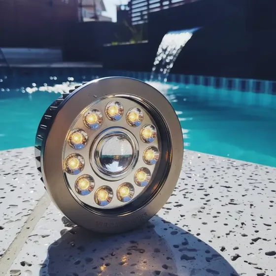 Luz Para Piscina Vulcano Iones Instantáneos Led