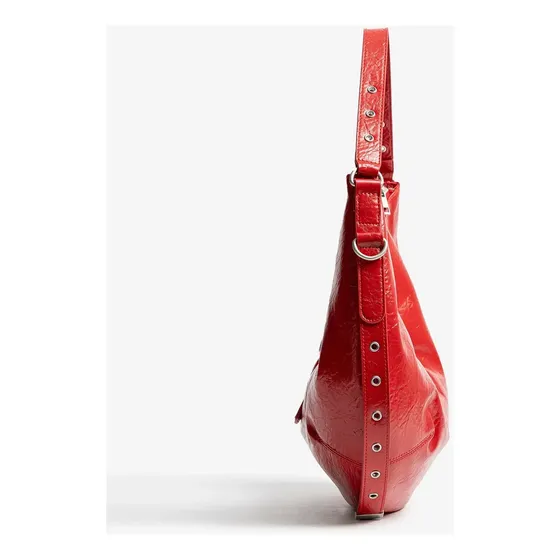Cartera Saca Isadora De Material Vinilico Con Textura Suave Rojo Liso